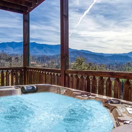 Lazy Bear Lodge, Hot Tub, Resort Pool, Wifi, 1089 Free Tickets Each Paid Day, Dollywood And More